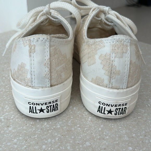 Converse Chuck Taylor All Star Lift Platform Tonal Embroidery  Shoe Size 8 🤍❤️ - Picture 8 of 17